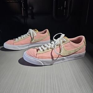 Nike Blazer Low '77 By You Custom Shoes Sneakers Pink & Tan Flowers Women's Sz 8